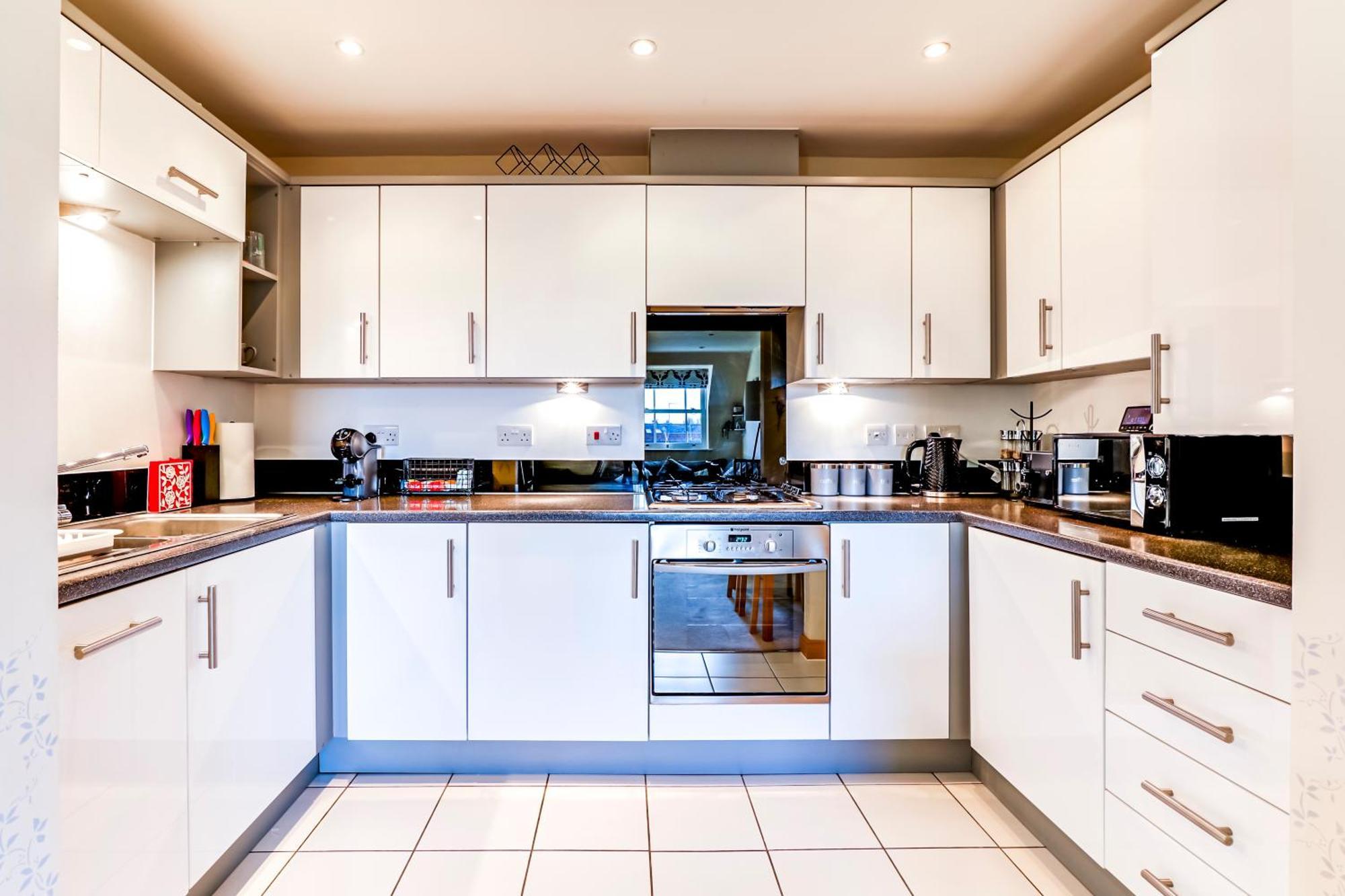 Entire 2 Bed Flat Contractors Families And Relocators Apartment แวร์ ภายนอก รูปภาพ